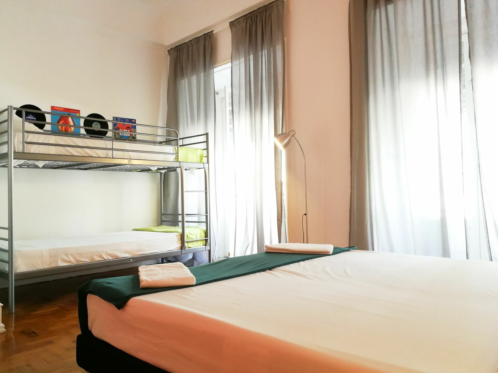 Auberge de jeunesse Castilho 63 &